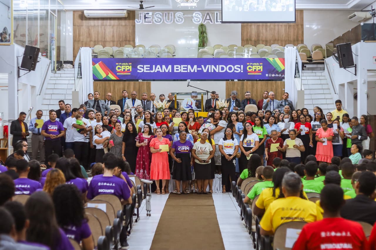 Culto de abertura com toda a congregação