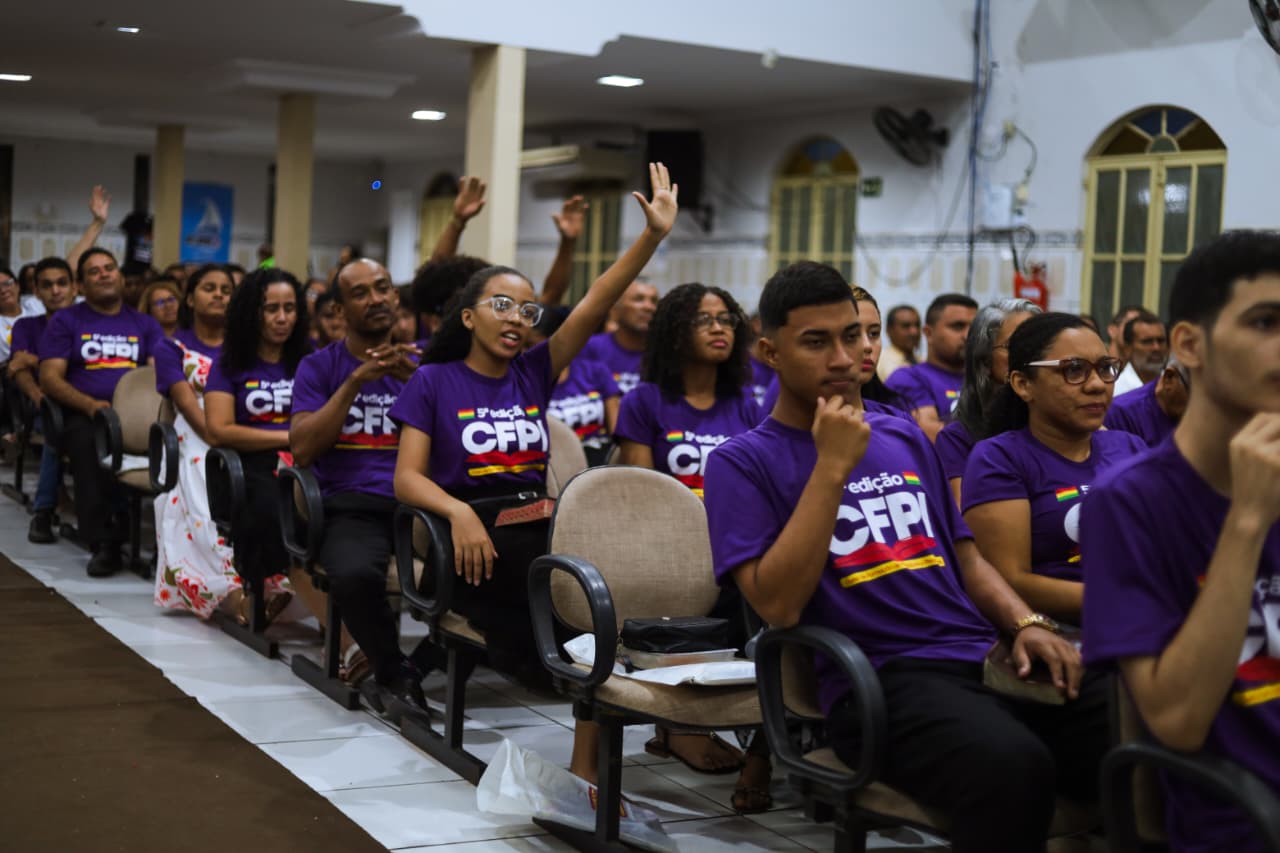 Alunos atentos durante o ensino