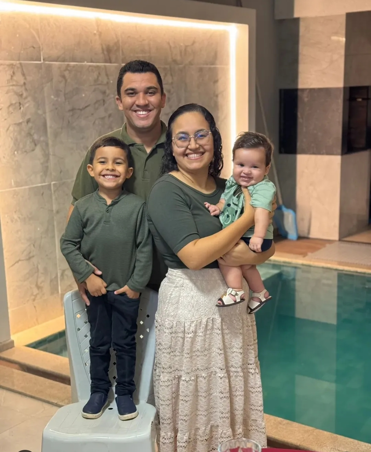 Pr. Gideone e família